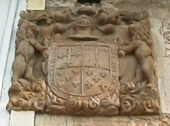 Escudo en Alles