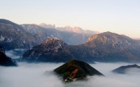 Vista de Peñamellera con el Urriellu al fondo
