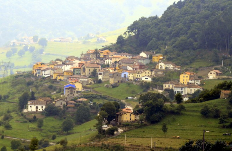 Ruenes visto desde Llavándames, el puerto de Alles