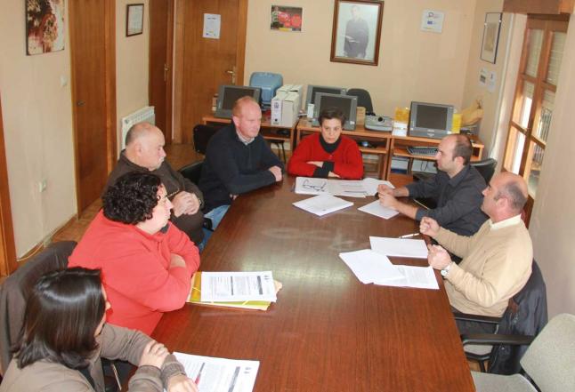 Pleno en el salón de Plenos de Peñamellera Alta