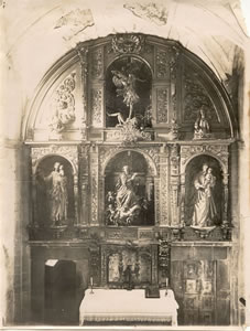 Estado del retablo de la capilla a principios del siglo XX.