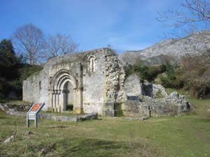 Vista de perfil de las ruinas